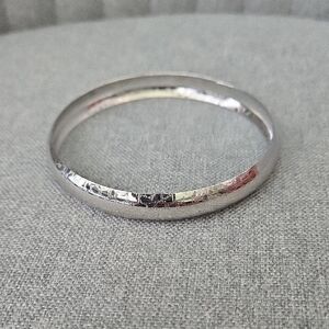 A Classic Silver Bangle Bracelet, NWT